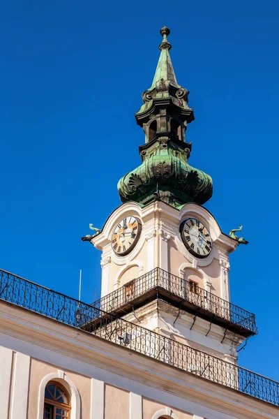 Torre del ayuntamiento histórico en Kezmarok, Eslovaquia — Foto de Stock