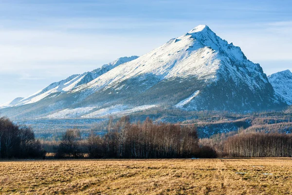 Topp som kallas Slavkovsky stit i Höga Tatrabergen, Slovakien — Stockfoto