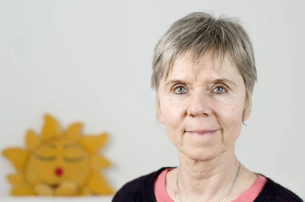 Güneş ile olgun kadın