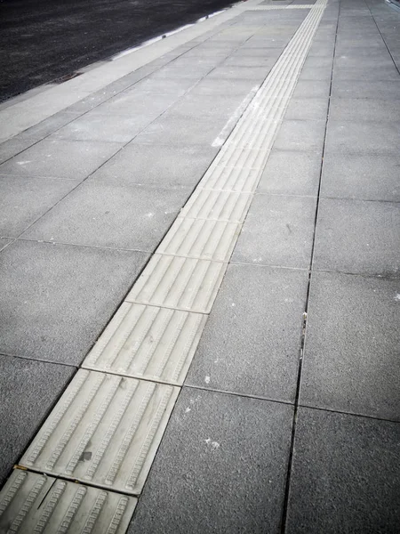 kaldırım işaret hattı