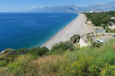 Antalya 'da Konyaaltı Plajı Nisan ayında, Türkiye