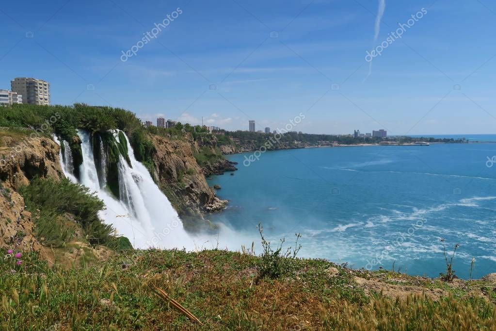 Parque Duden con la cascada de 40m de altura en Antalya, Turquía 2024