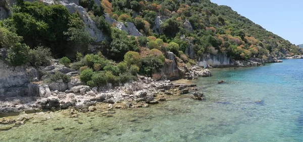 L'île de Kekova et les ruines de la ville engloutie Simena dans la province d'Antalya, Turquie — Photo