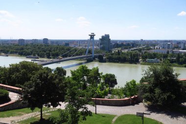 Tuna Nehri ağırlanmasına başkenti Bratislava yeni köprüden