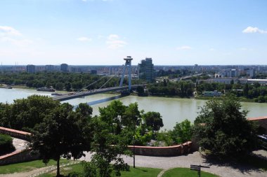 Tuna Nehri ağırlanmasına başkenti Bratislava yeni köprüden