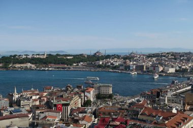 Topkapı Sarayı, Ayasofya, Sultanahmet Camii ve Istanbul, Türkiye'de Galata dan görüldüğü gibi Haliç,