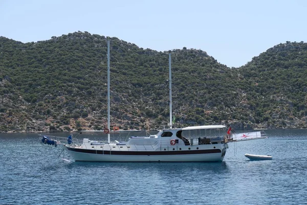 Kekova Adası, Bizanslılar deniz ve batık kent Simena Antalya İli kalıntıları yakın gemi yelken