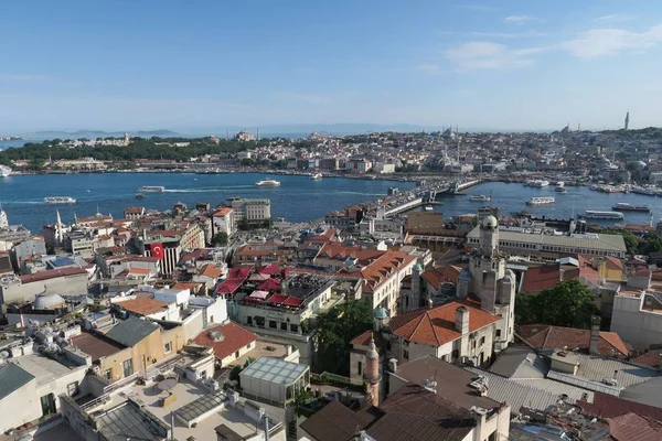 Panoramiczny widok na Oldtown Sultanahmet widok na Bosfor i Złoty Róg, Turcja — Zdjęcie stockowe