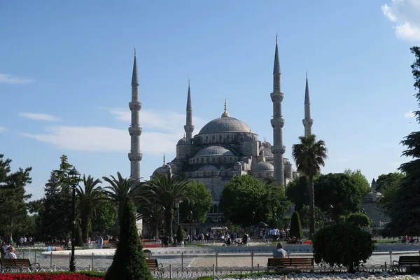 Parc de la Mosquée Bleue - Sultan-Ahmet-Camii, Istanbul, Turquie . — Photo