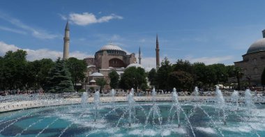 Çeşme yakınlarında Ayasofya Müzesi, Istanbul, Türkiye