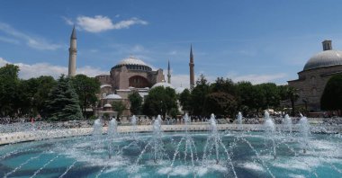 Çeşme yakınlarında Ayasofya Müzesi, Istanbul, Türkiye