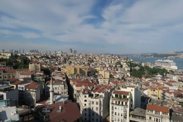 ボスポラス橋と海峡、トルコのイスタンブールの欧州側から見た — ストック写真