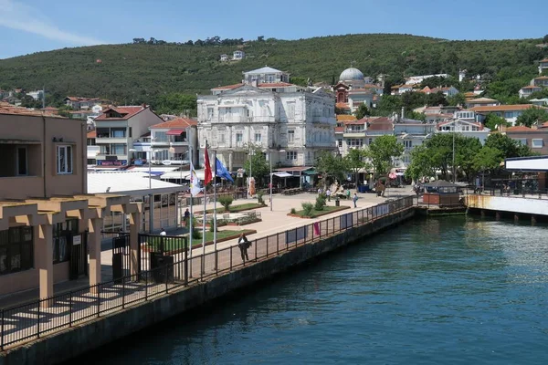 Bellissimo porto di Prince Island Burgazada nel Mar di Marmara, vicino Istanbul, Turchia — Foto Stock