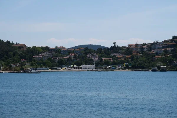 Célèbre port de l'île du Prince Burgazada dans la mer de Marmara, près d'Istanbul, Turquie — Photo