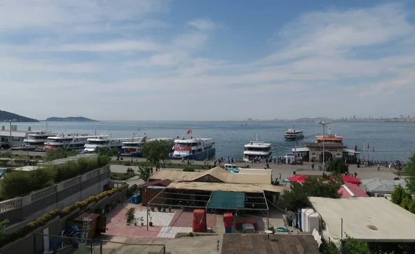 Port at Prince Island Buyukada in the Marmara Sea, near Istanbul, Turkey — Stock Photo, Image
