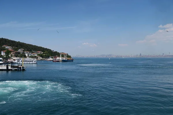 Prens kurtarmasından Heybeliada Istanbul ve Boğaz'ın - Türkiye'de Marmara Denizi kuzey ucuna görünümünden