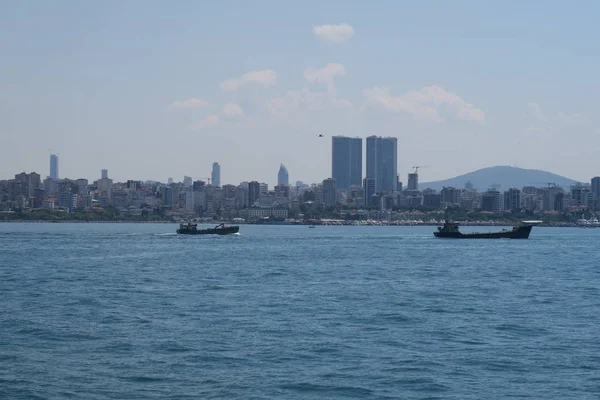 ISTANBUL, Turkey - Kadikoy District as seen from a Ferry in the Marmara Sea — Stock Photo, Image
