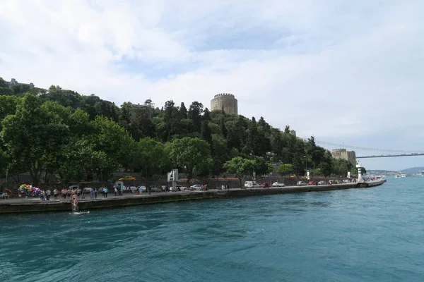 Boğaz, Istanbul, Türkiye'de Avrupa yakasının Rumeli Hisarı.