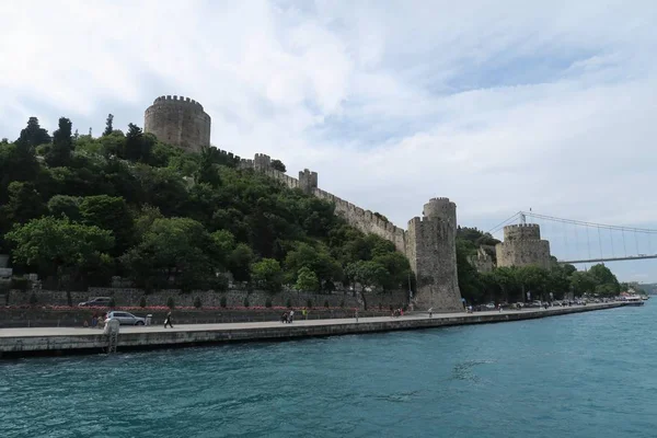 Forteca Rumeli po europejskiej stronie cieśniny Bosfor w Stambule, Turcja. — Zdjęcie stockowe