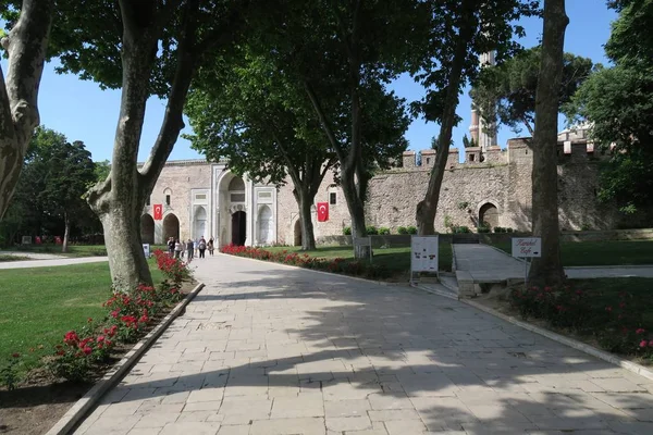 Ayasofya Istanbul, Türkiye'de çevre Topkapı Palace Park girişi