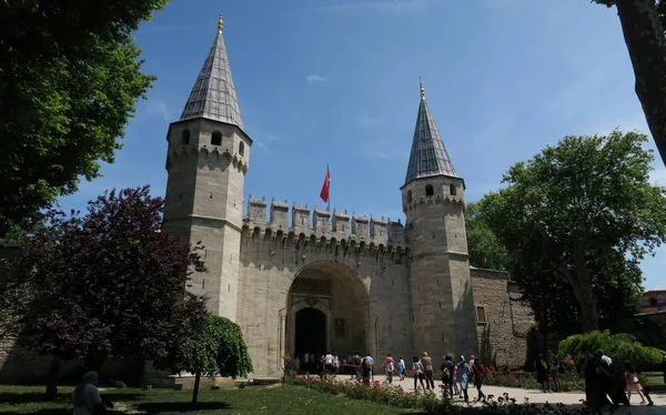 Museo del Palacio Topkapi en Estambul - La puerta de saludo es la entrada principal — Foto de Stock