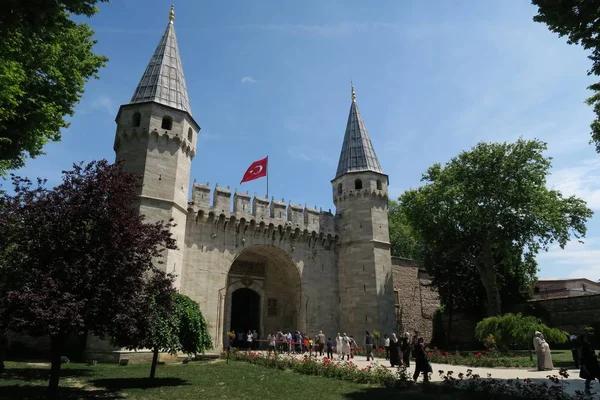 Museo del Palacio Topkapi en Estambul - La puerta de saludo es la entrada principal — Foto de Stock