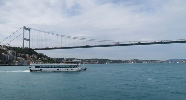 Fatih sultan mehmet bridge - zweite bosporusbrücke in istanbul, türkei — Stockfoto