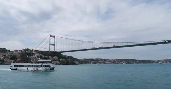 Fatih sultan mehmet bridge - zweite bosporusbrücke in istanbul, türkei — Stockfoto