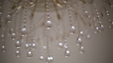 Kristalleri ile güzel avize