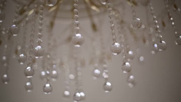 Beau lustre avec cristaux 