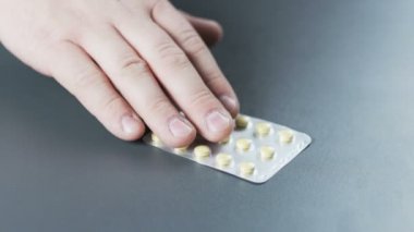 Erkek El Tabletleri Uzağa Alma