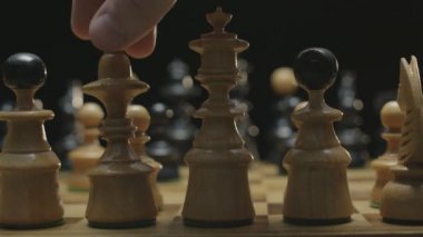 Erkek El Beyaz Koşucu Taşıma