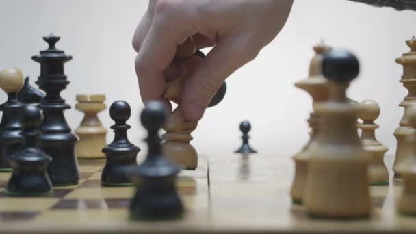 Jeu d’échecs se déplace et rotation de l’échiquier 