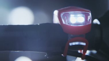 Erkek el Bisiklet ışıkları anahtarlama