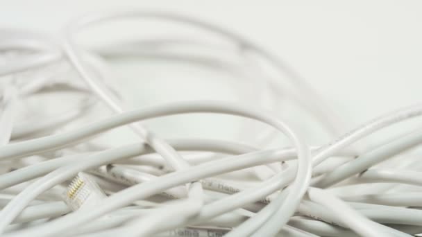 Kadın Beyaz Bir Kablo Bağlantısı Kablo Bağlantısı Aşırı Yakın Çekim — Stok video