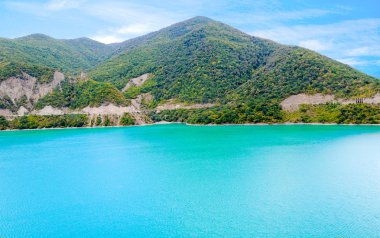 Jinvali su rezervuar ve Kafkas Dağları, Georgia