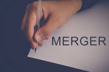 Beyaz kağıda yazılmış birleşme kelimesi