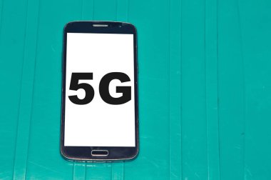 Akıllı telefondan yazılmış 5G kelimesi