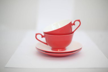 Kırmızı Kupası, iki bardak, kupa ve hala hayat, kompozisyon, resim, gıda, tabak, çatal bıçak takımı, sanat, tasarım, lezzetli, yemekler, aşk, kalp, Valentine's day, kırmızı, beyaz