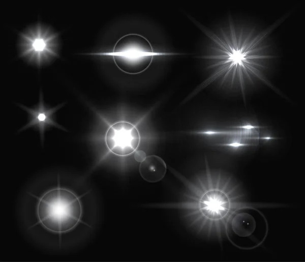Реалистичные яркие линзы освещают лучи и мигают на прозрачном фоне. Элементы дизайна, декоративные эффекты на изолированном фоне. Векторная иллюстрация. Eps10 — стоковый вектор