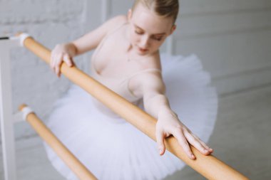 Genç balerin bale sınıf