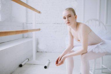 Genç balerin bale sınıf