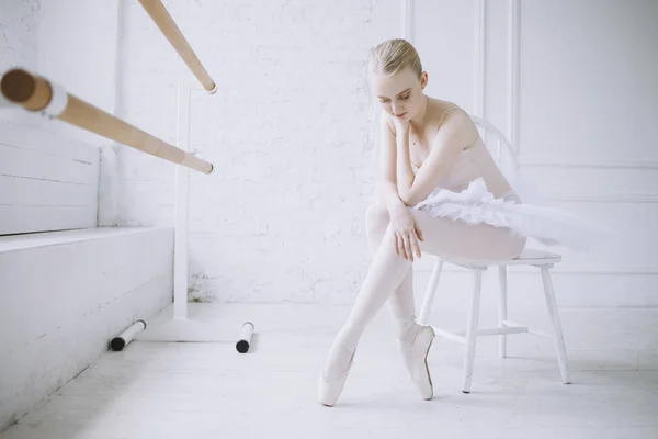 Jeune ballerine en cours de ballet — Photo