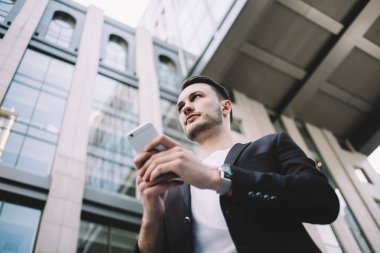 Bir kasabada genç işadamı