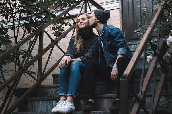 Bir adam ile bir köpek