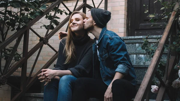 Bir adam ile bir köpek