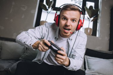 Parti oynayan oyuncular