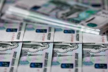 Yığın Rus ruble.