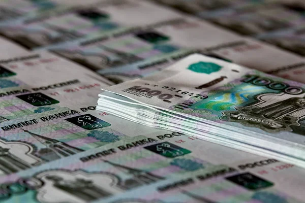 Yığın Rus ruble.