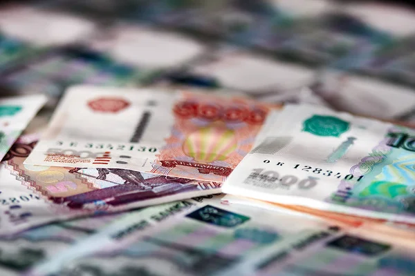 Yığın Rus ruble.